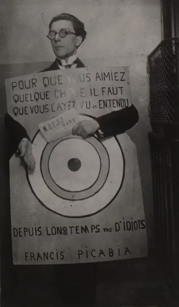 Portrait d'André Breton au festival Dada, 27 mars 1920 © courtesy Association Atelier André Breton