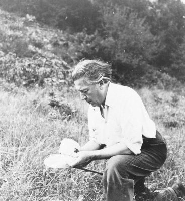 Portrait d'André Breton à Saint Cirq-Lapopie, vers 1953-55 © courtesy Association Atelier André Breton