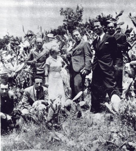 Benjamin Péret, André Breton, Jacqueline Lamba et Domingo Pérez Minik aux Canaries, 1935 © courtesy Association Atelier André Breton