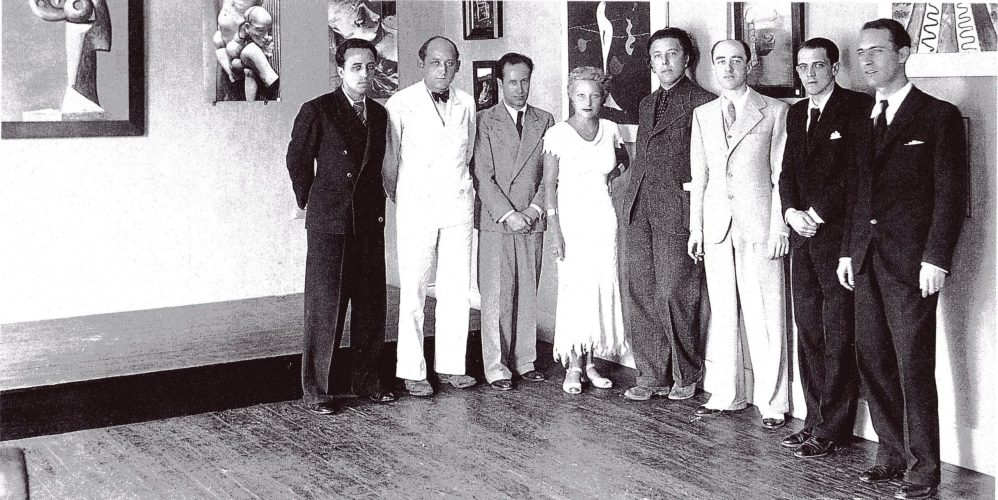 Portrait de groupe à l’Exposition surréaliste à l’Ateneo de Santa Cruz de Tenerife, mai 1935 © courtesy Association Atelier André Breton